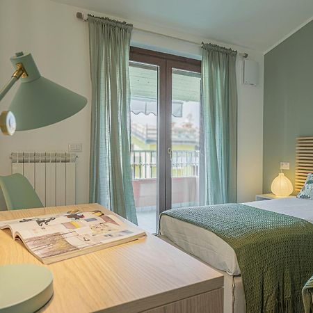 Dolce Vita Family Apartment Сирмионе Экстерьер фото