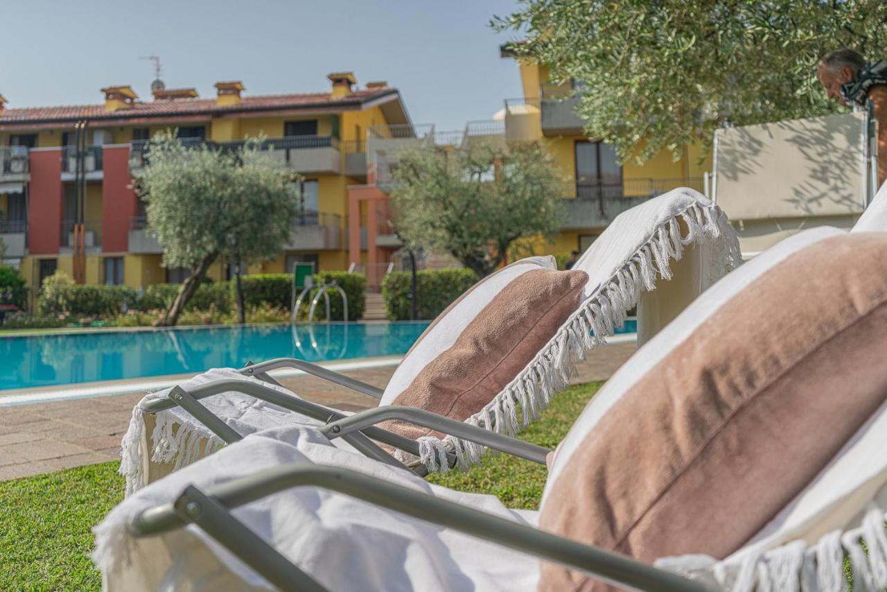 Dolce Vita Family Apartment Сирмионе Экстерьер фото