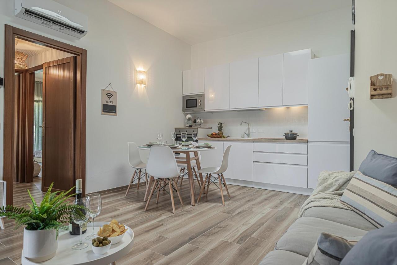 Dolce Vita Family Apartment Сирмионе Экстерьер фото