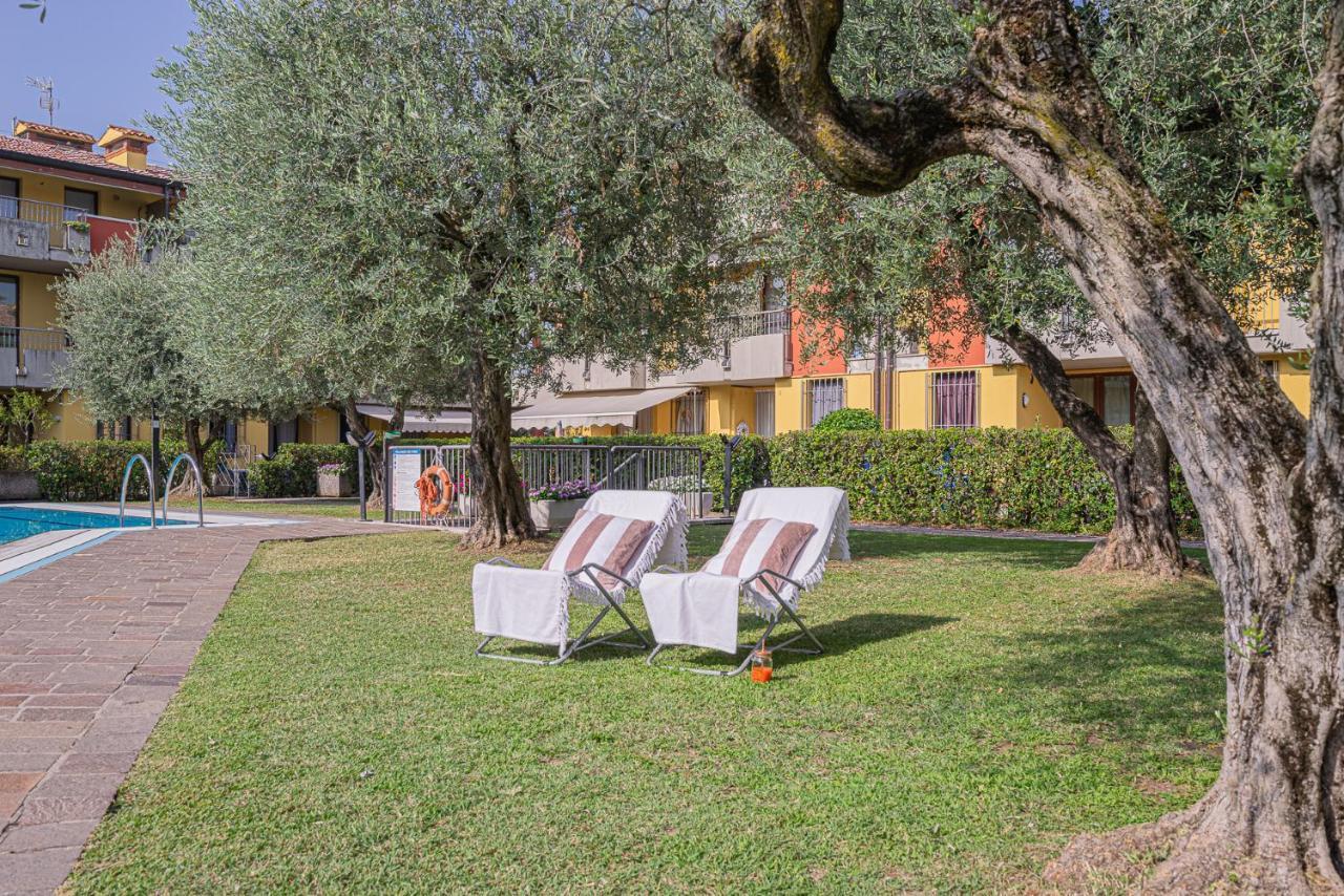 Dolce Vita Family Apartment Сирмионе Экстерьер фото