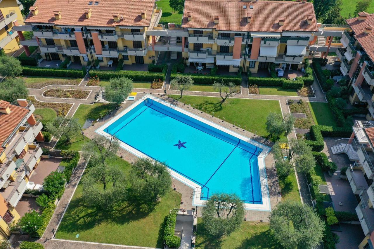 Dolce Vita Family Apartment Сирмионе Экстерьер фото