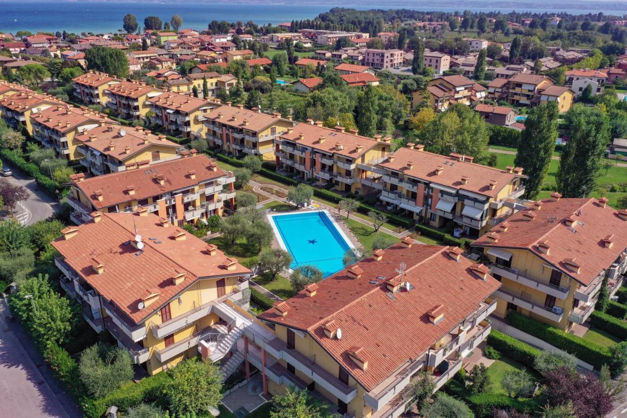 Dolce Vita Family Apartment Сирмионе Экстерьер фото